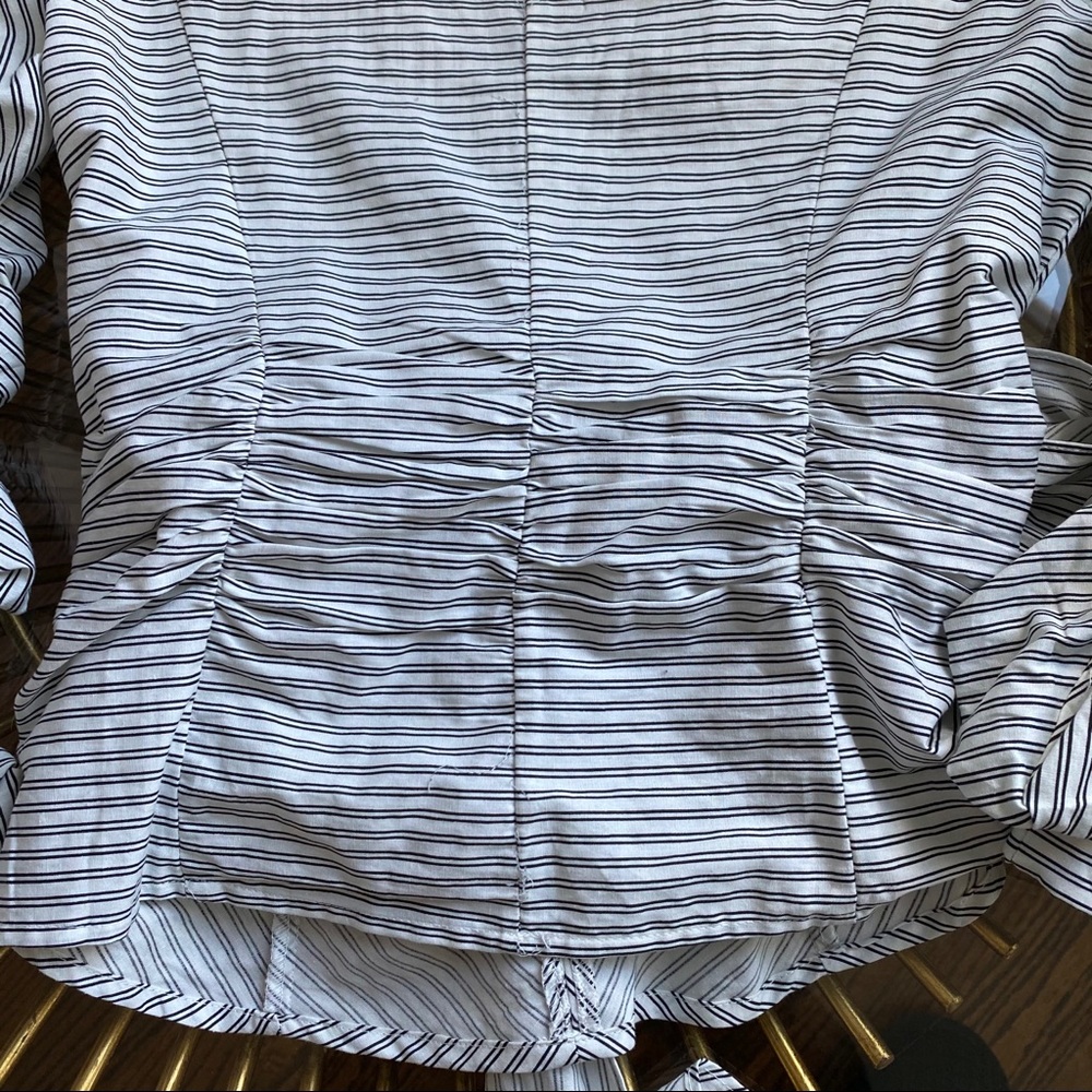 NWT Ruffle Sleeve Top - Picture 12 of 12